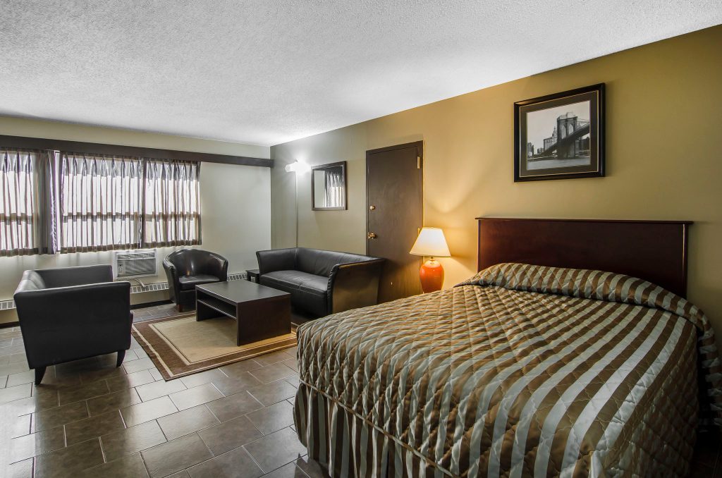 Executive Suites - Econo Lodge Lloydminster